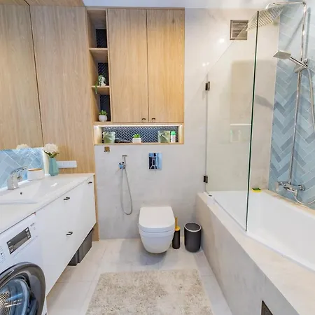 Spacious By Rentujemy Apartment