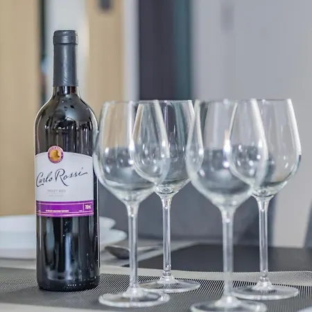 Apartment Spacious By Rentujemy