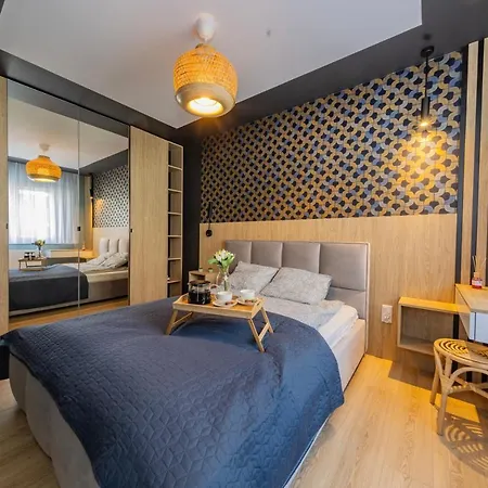 Spacious By Rentujemy Apartamento Łódź