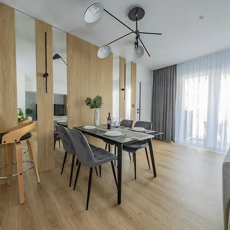 Spacious By Rentujemy شقة *